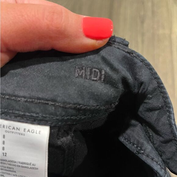 American Eagle Midi Shorts Mid-Rise Super Stretch Cotton Blend Black Size 8 - Picture 7 of 8